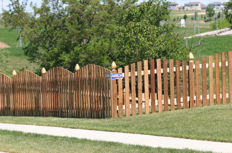 AmeriFence Corporation Wichita - Wood Fencing, 1024 4' overscallop picket