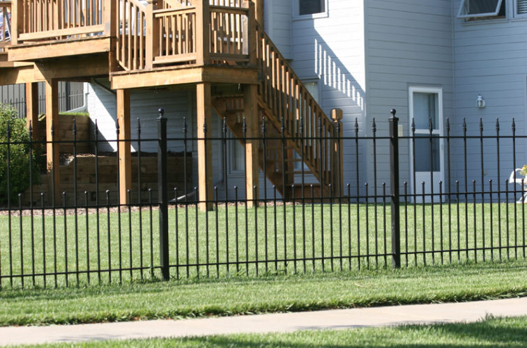 AmeriFence Corporation Wichita - Custom Iron Gate Fencing,1200 4' alternating pickets with balss and quadflares