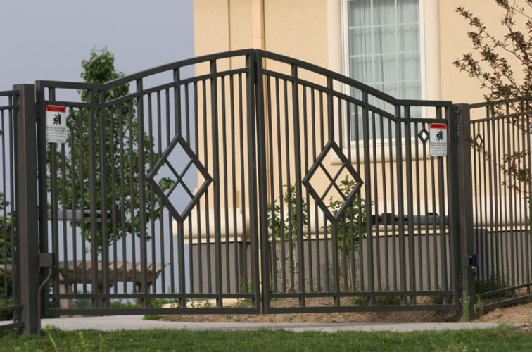 AmeriFence Corporation Wichita - Custom Gates, 1304 Estate gate with diamonds