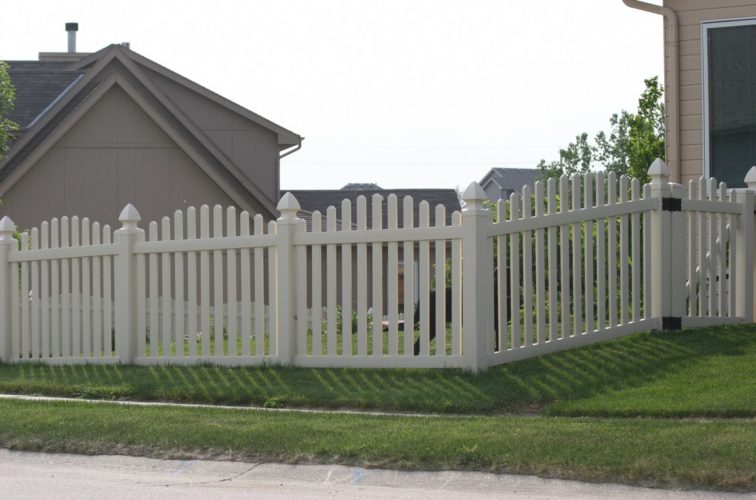 AmeriFence Corporation Wichita - Vinyl Fencing, 4' Overscalloped Pickets PVC with French Gothic Post Caps - AFC - IA
