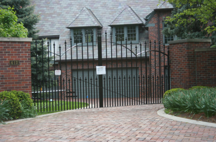 AmeriFence Corporation Wichita - Custom Gates, Double Drive Overscallop Gate With Puppy Accent